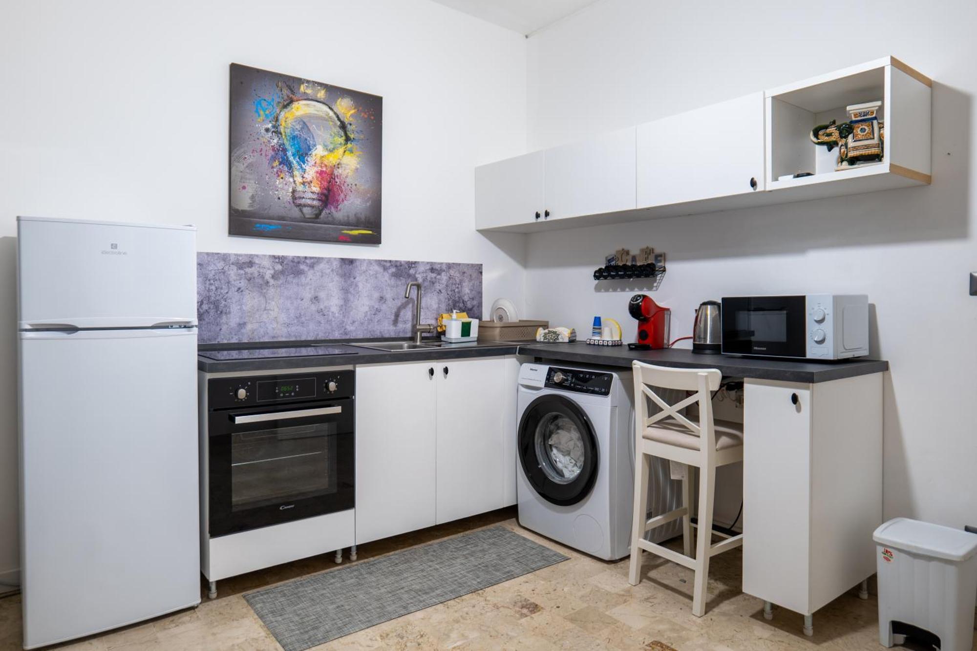 Sweet Home — Photos 1